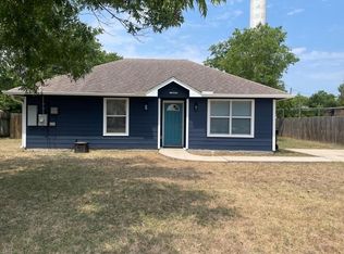 205 College St #B, Hutto, TX 78634