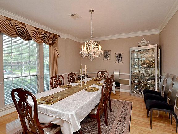 4th image of 7102 Bramlett Ct