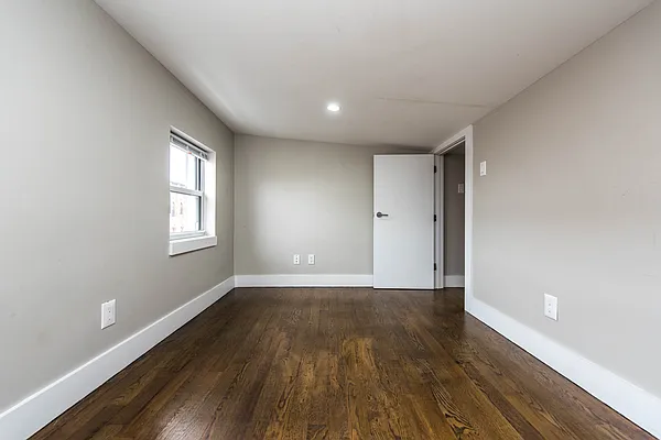 Rented by Nooklyn NYC LLC | media 49