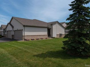 41001 Williams St, Grand Blanc, MI 48439