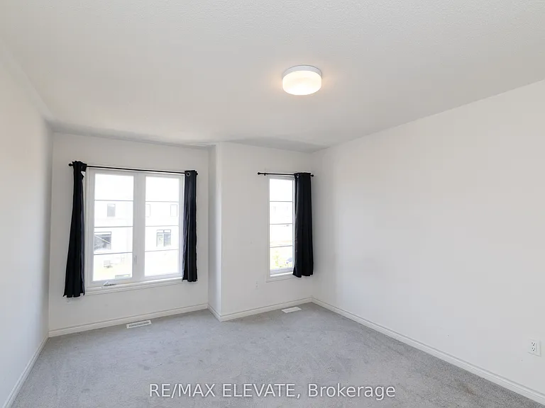 484 Trevor St — Photo 14