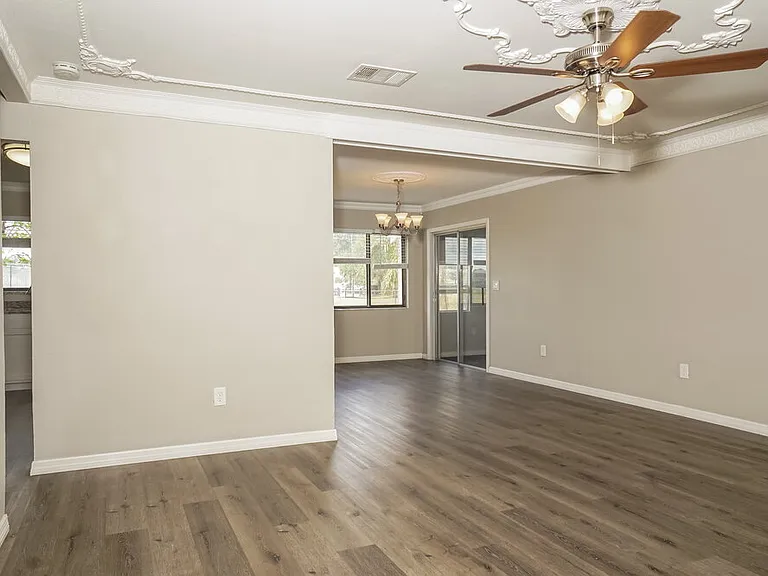 5362 Trekell St — Photo 3