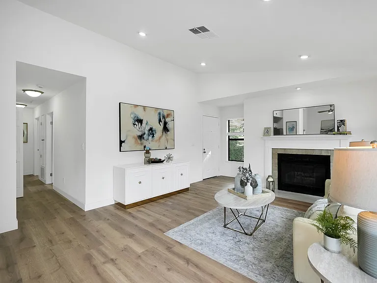 7126 Cross Creek Cir #D — Photo 11