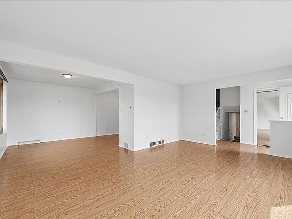 4th image of 7546 Halesia Ct