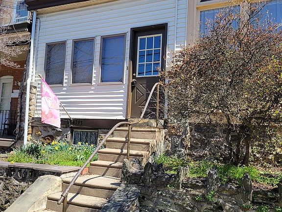2nd image of 4793 Silverwood St