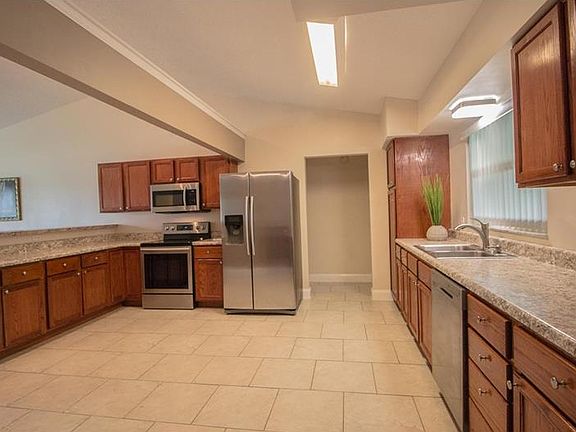 5th image of 1425 Hartley Ct