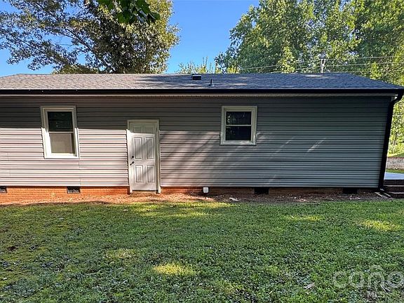 3rd image of 510 Belfast Dr