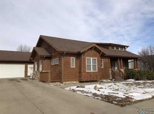 500 E Meadowlark Ct, Brandon, SD 57005