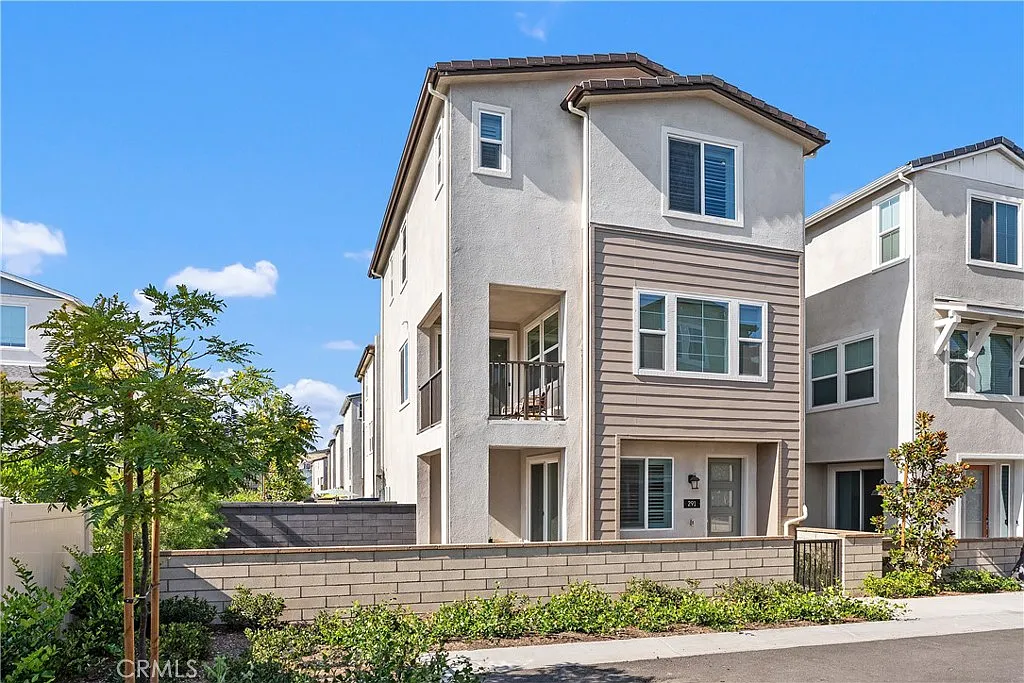 3 bed, 1597 sqft, $7,250 — Photo 3
