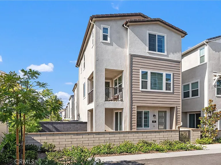 291 Heartland Way — Photo 3