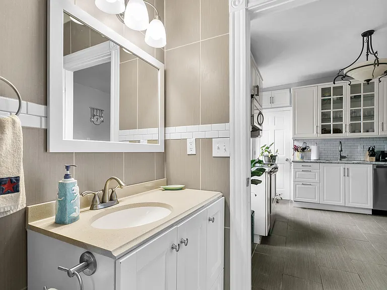 8 Franklin St #3 — Photo 17