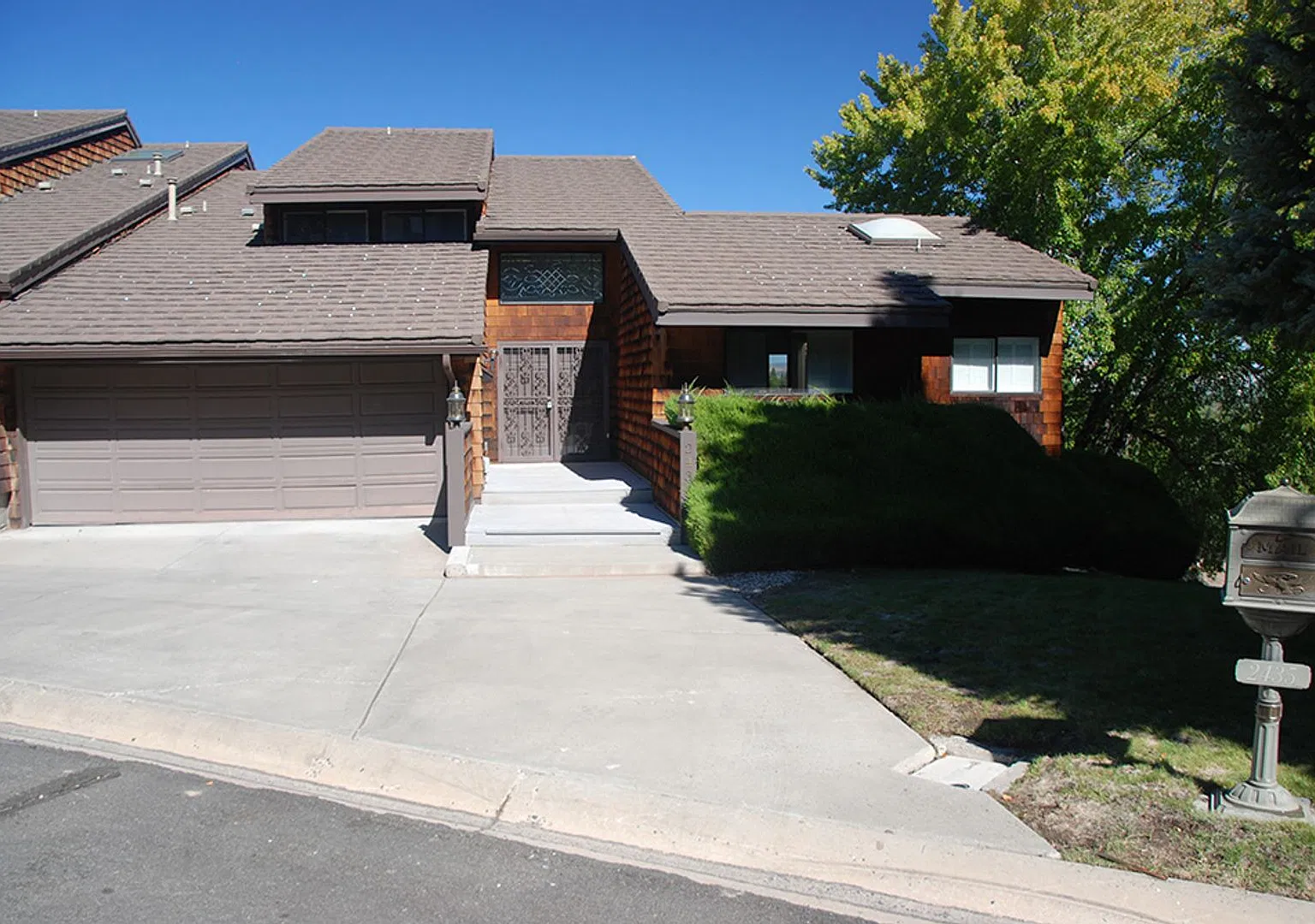 Lakeridge Shores Remodeled Townhome — Photo 1