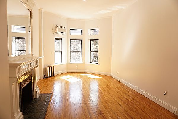 1st image of 137 W 72nd St APT 3FE