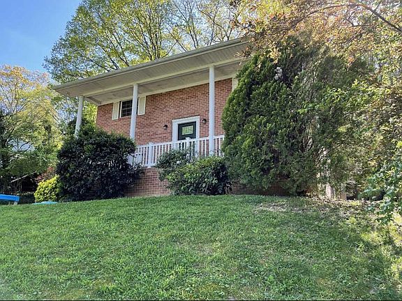 2nd image of 2765 Tanglewood Dr