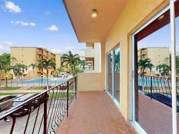 1900 W 54th St APT 114, Hialeah, FL 33012