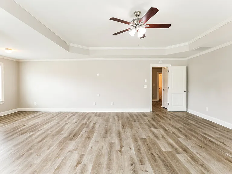 402 Silver Oak Dr — Photo 10