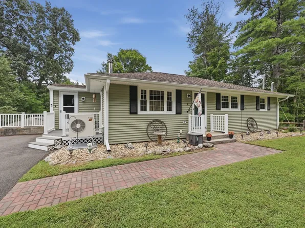 4 Olive Dr, Leominster, MA 01453