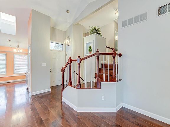 2nd image of 2066 King Arthur Ct