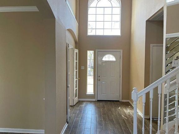 3rd image of 4623 Russett Ln