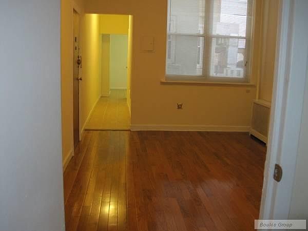 2nd image of 2253 26th St