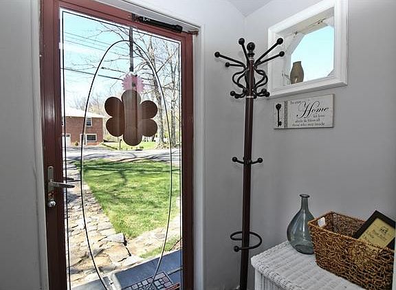 2nd image of 3554 Lakeland St