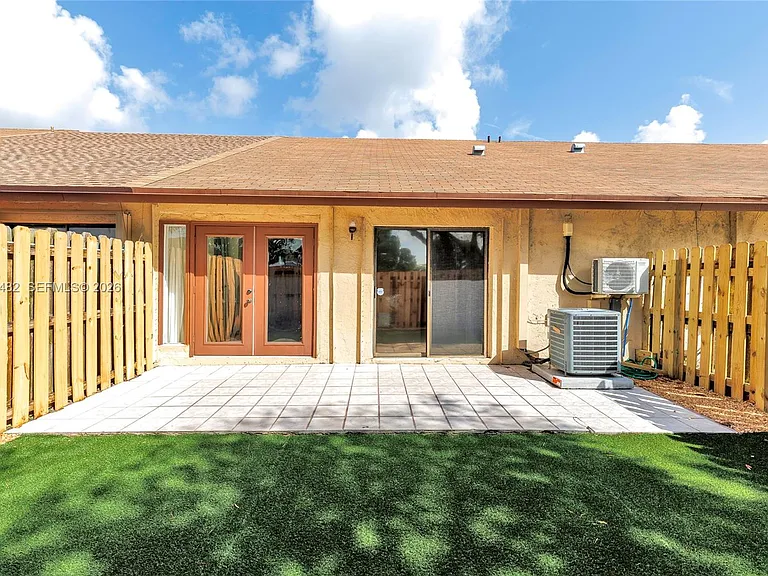 11061 NW 38th Pl — Photo 32