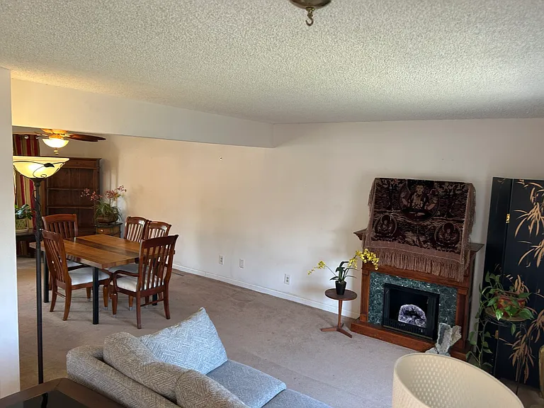 242 Griffith St — Photo 5