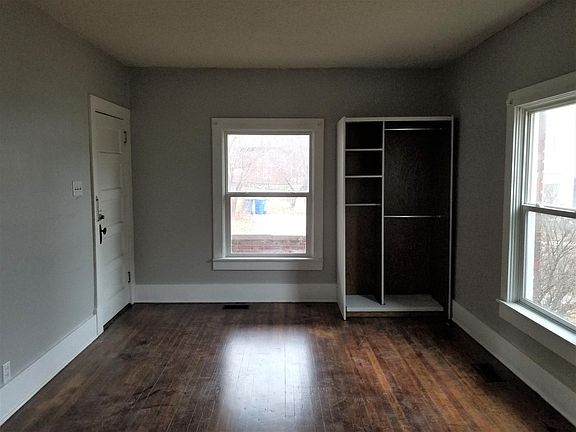 2nd image of 114 N Leonard St APT 1