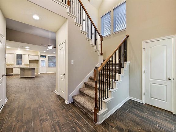3rd image of 111 Sunrise Haven Dr