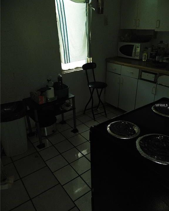2nd image of 804 W Miller St