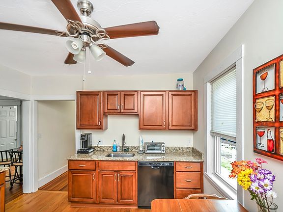 4th image of 134 Willow St