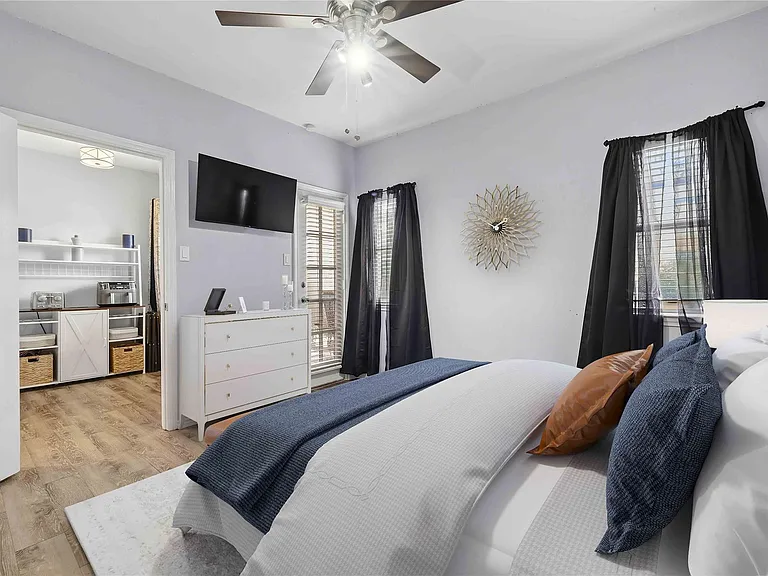 706 W 22nd St #305 — Photo 10