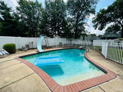 33 Dover Rd, Colonia, NJ, 07067