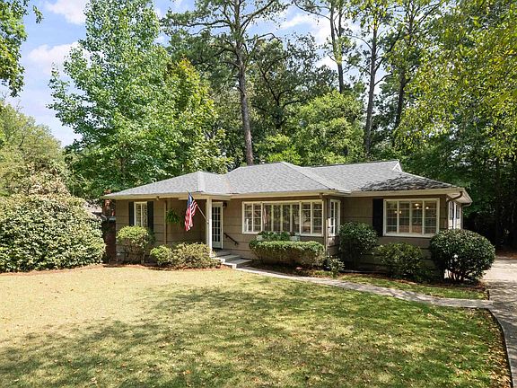 2nd image of 107 Windhaven Rd