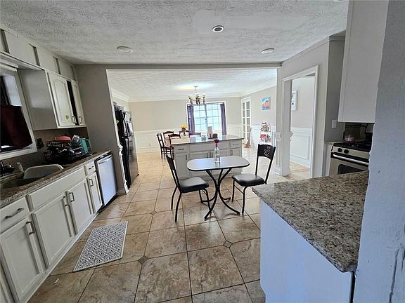 5th image of 1045 Millard Rd
