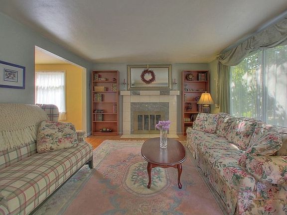 Living Room w/Southern Exposure