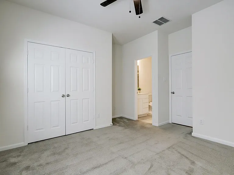 1702 Claire Creek Ct — Photo 12