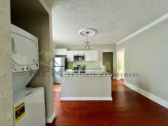 2326 Stark St #A — Photo 12