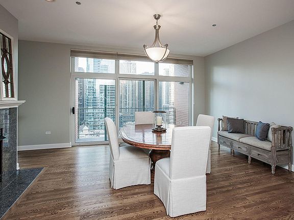 5th image of 415 E North Water St APT 1806