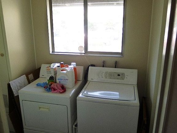4th image of 1360 Arroyo Dr