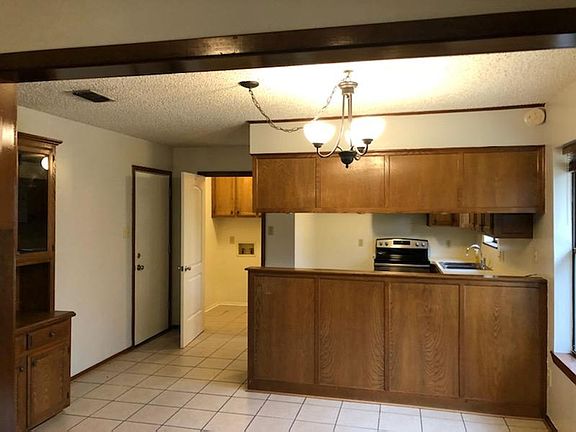 5th image of 1310 Trailwood Ln