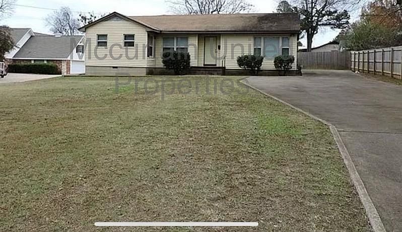 1st image of 108 SE Avenue J