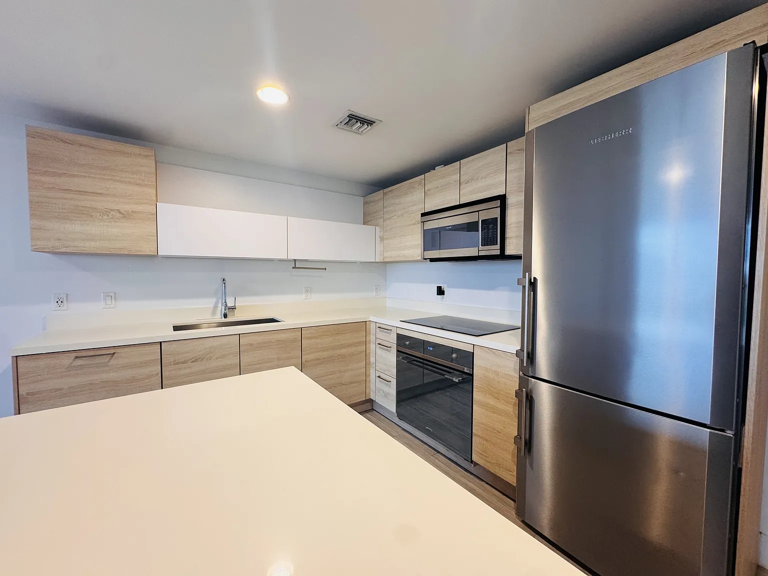 16385 Biscayne Boulevard #1204 - 1204 — Photo 4