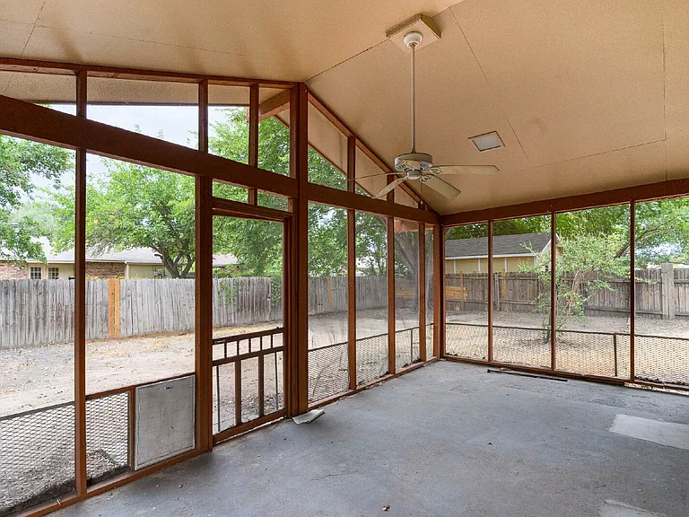 414 E Grenoble Dr — Photo 18