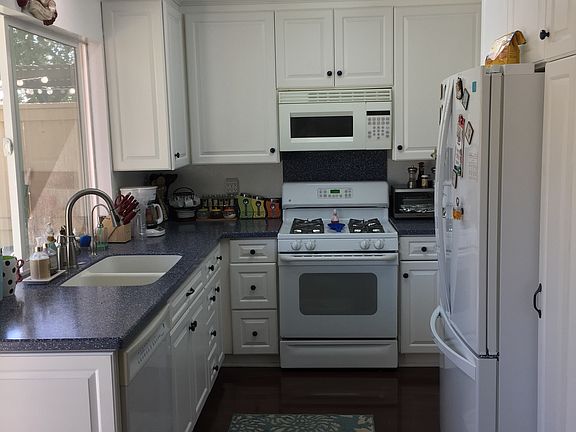 3rd image of 1372 N Quail Hollow Ct