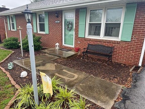 2nd image of 2836 Tulip Ln