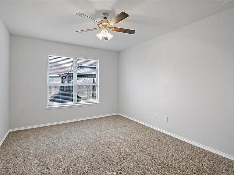 827 Mineral Wells Ln — Photo 17