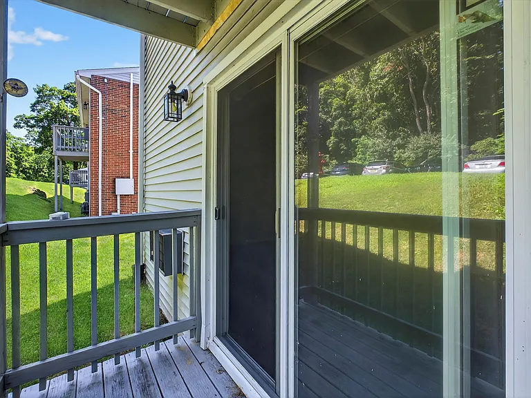 2740 South Rd #G15 — Photo 18