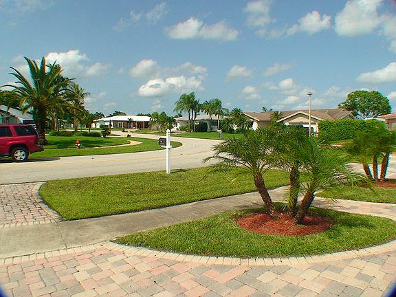2nd image of 16764 Golfview Dr