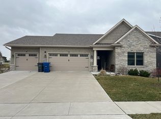 5949 Danielle Dr, Bettendorf, IA 52722